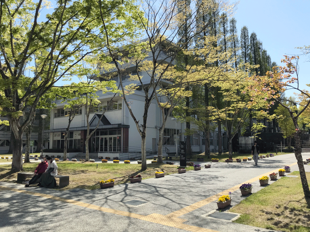 川内駅前